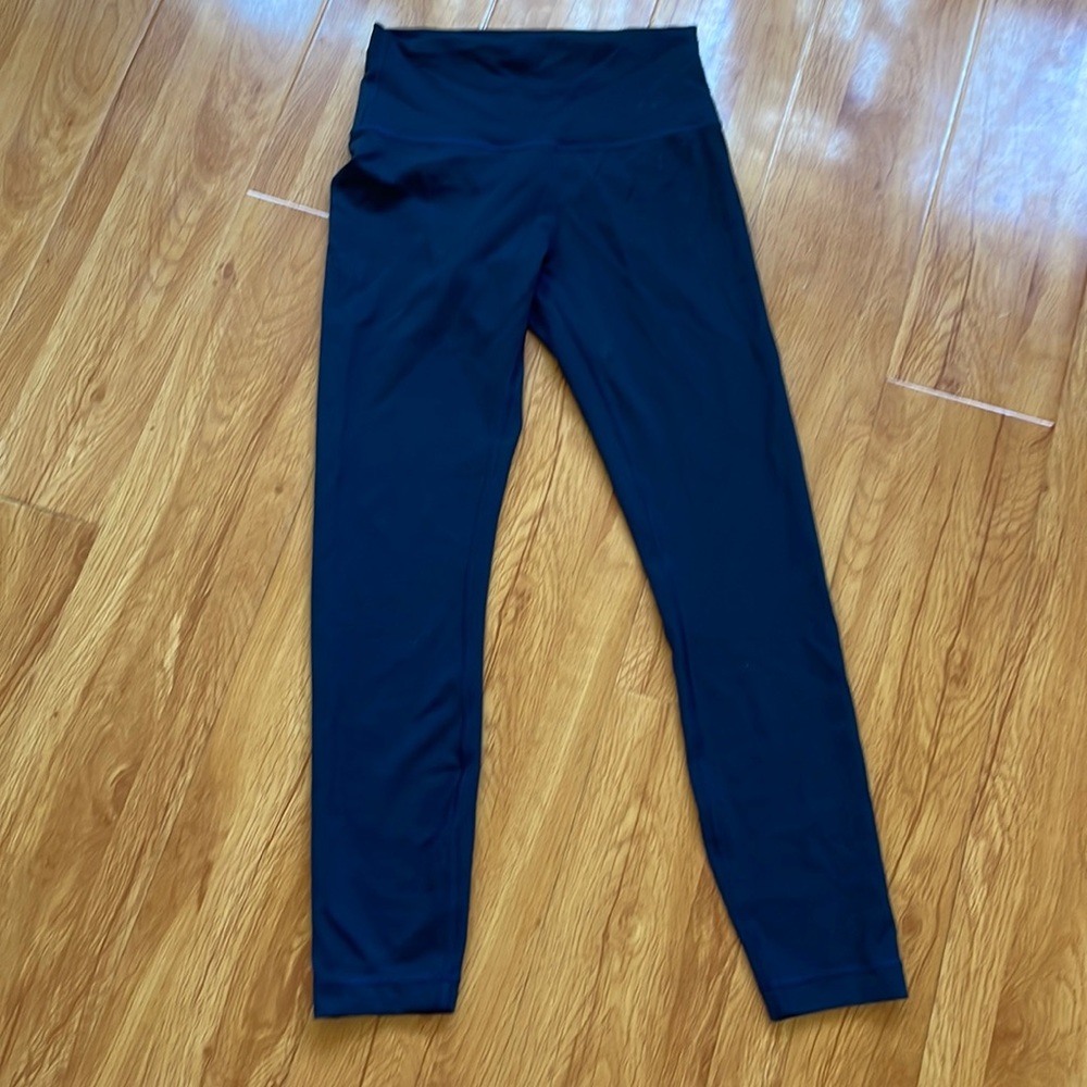 Lululemon Wunder Train 25” crop leggings navy blue